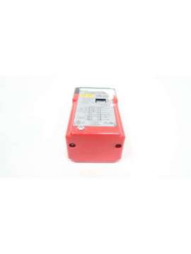 prs11011-red lion
