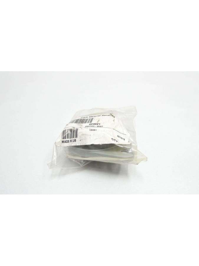 923921-clark