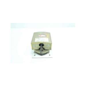 1823-0 DWYER USADO