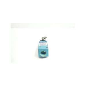 LSQ051 MICRO SWITCH USADO