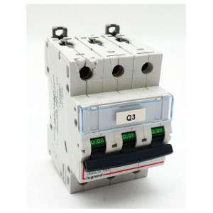 DX3 C20 LEGRAND USADO