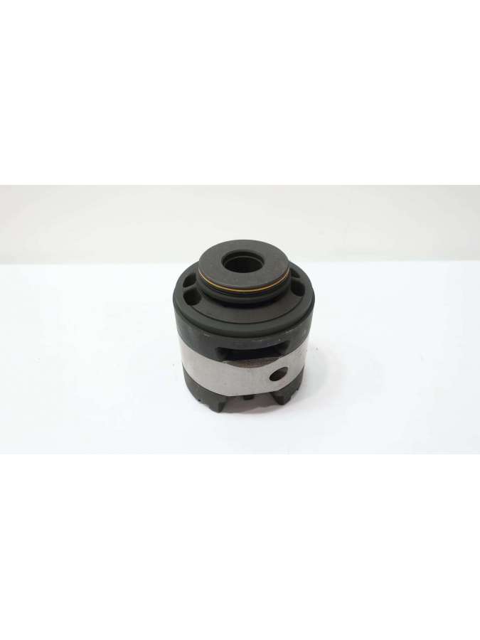 582570-usd-vickers