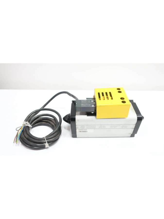 dan0120405s-usd-omal