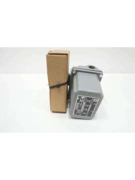 9038 cw32-square d