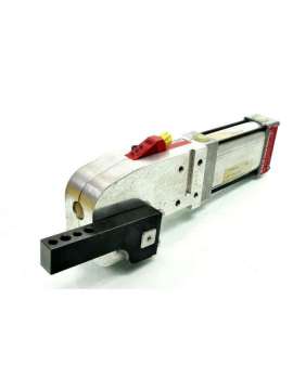 82l40-111c80-usd-destaco