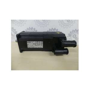 MCS09F38-RVOP1 LENZE USADO
