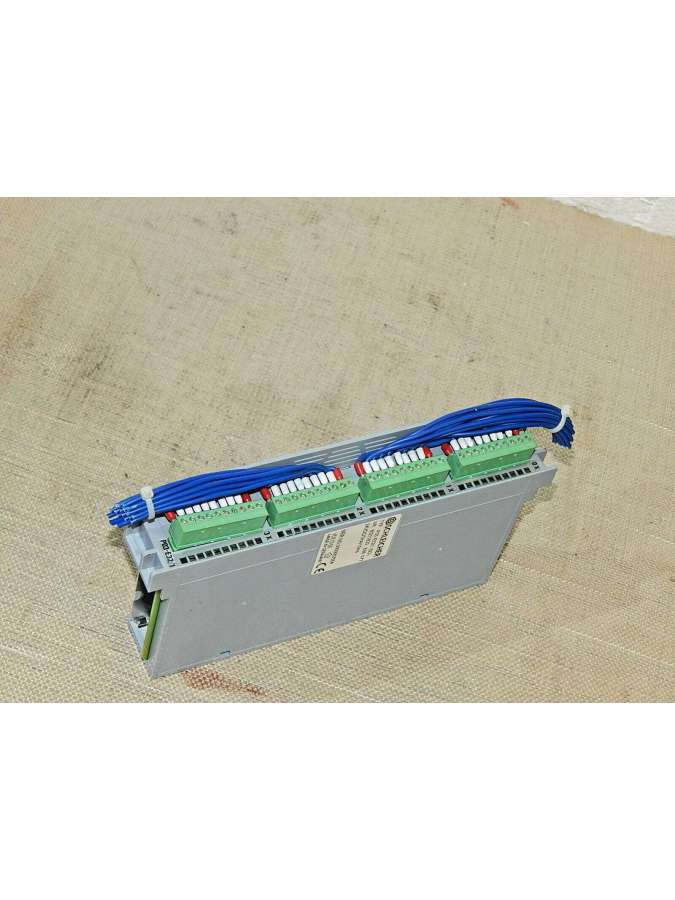 35211823-usd-schleicher
