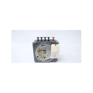 D4111 LIQUID CONTROLS USADO