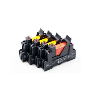 RT424024 SCHRACK USED