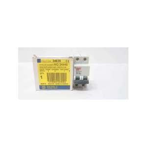 MG 24449 SQUARE D