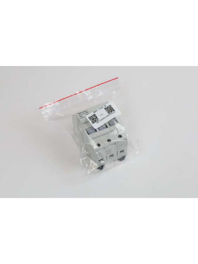 rm32_10x38_3p-socomec